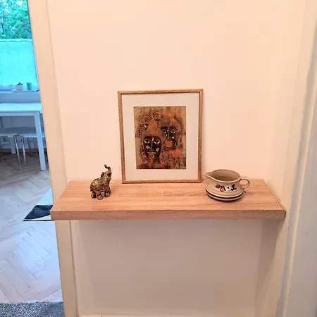 Angela's House 索菲亞